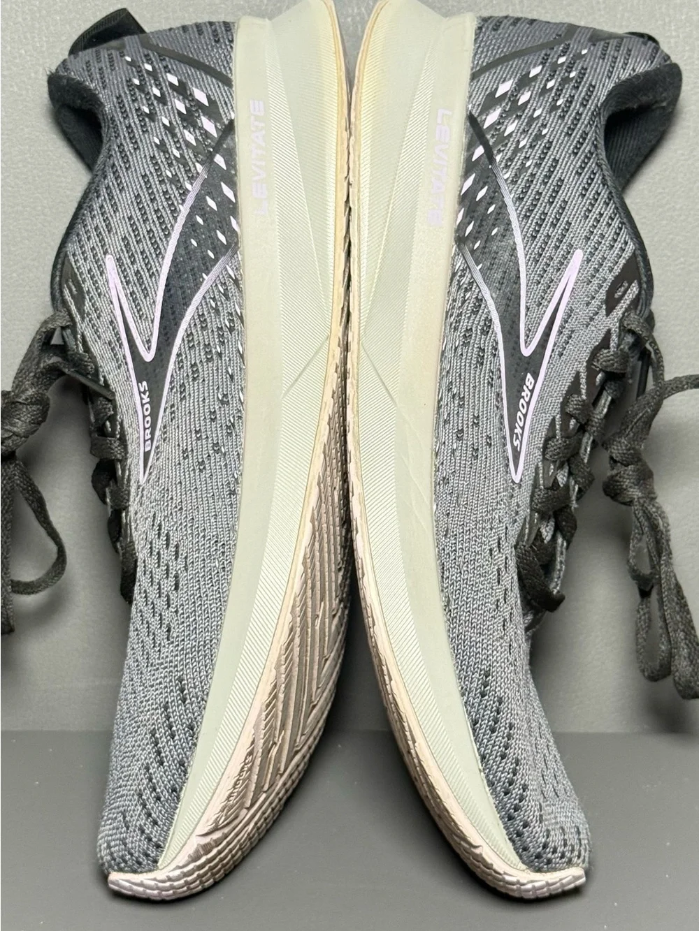 Brooks Levitate 5 Running Shoes Gray Women’s Size 9